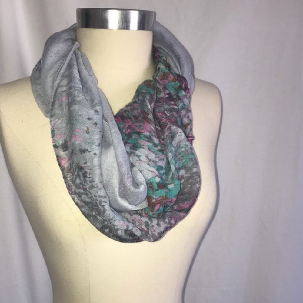 Infinity gray scarf